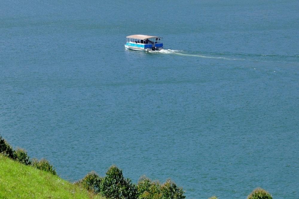 Kundala Lake & Dam - Munnar