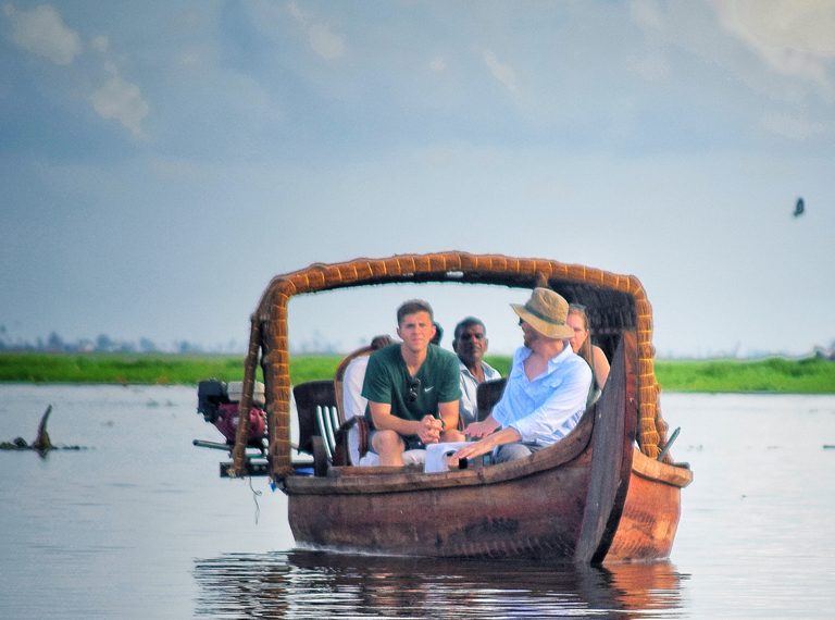 canoe in backwaters of kerala