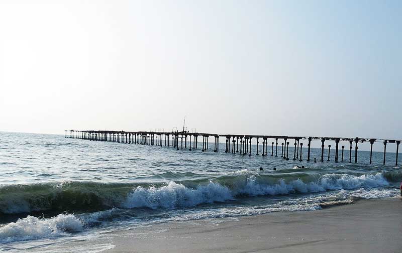 beach and pier in allepey