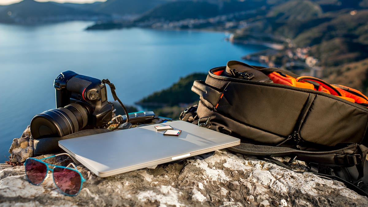 hand bag with laptop and camera