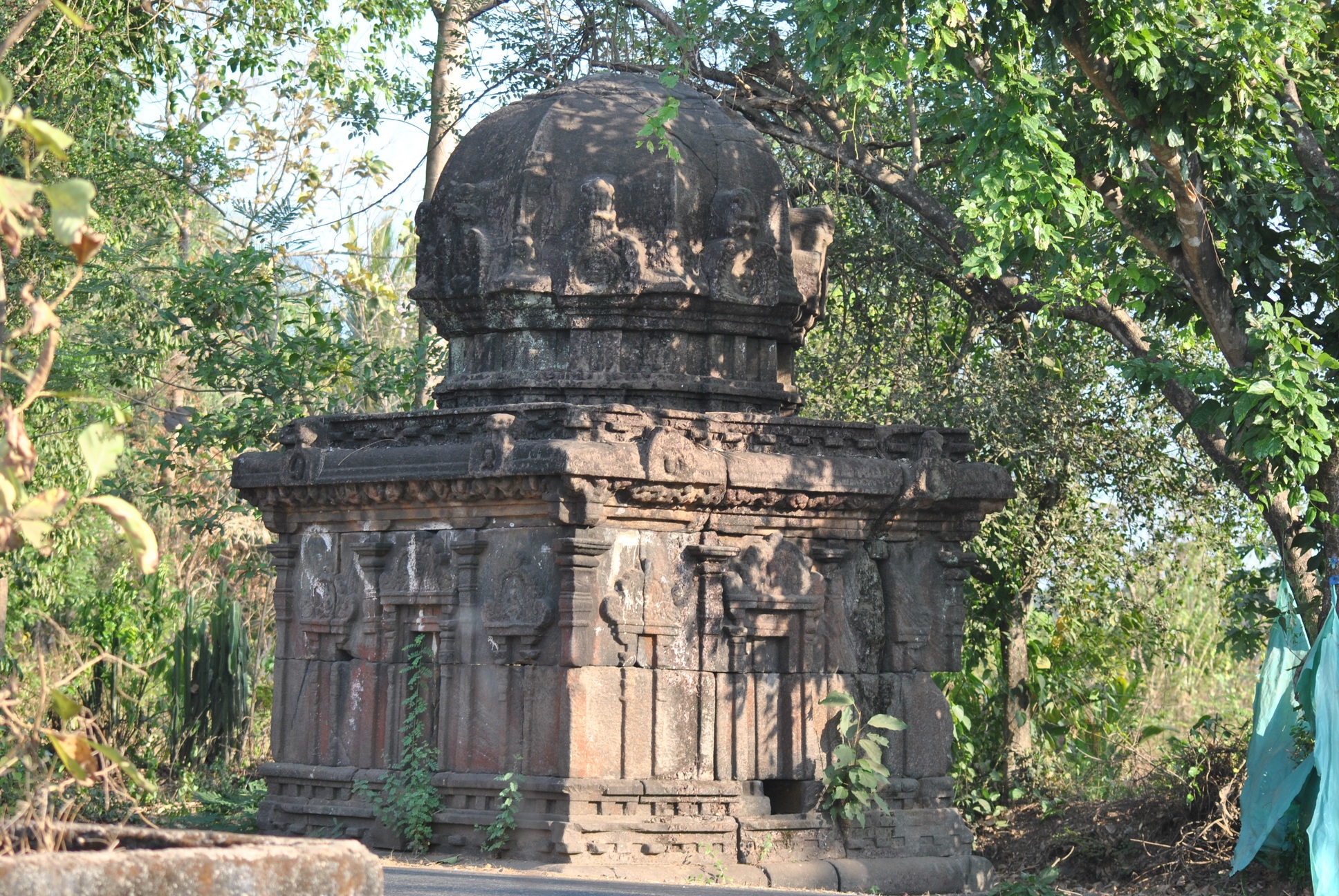 Kattilmadam_Kallilmadam_temple
