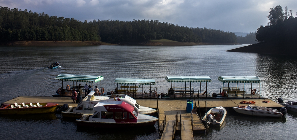 Boats at the shore of the Ooty Lake