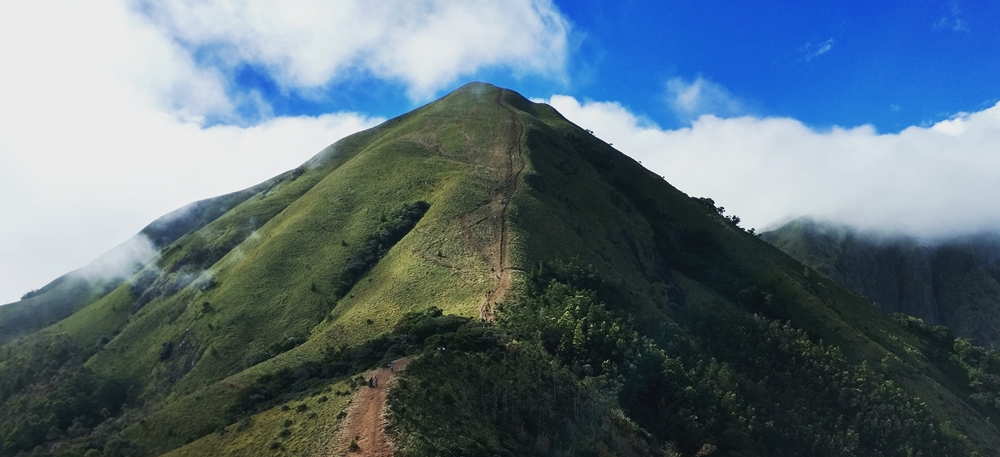 The enchanthing mountain at Meesapulima