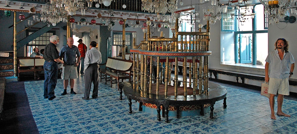 Inside the Jewish Synagogue