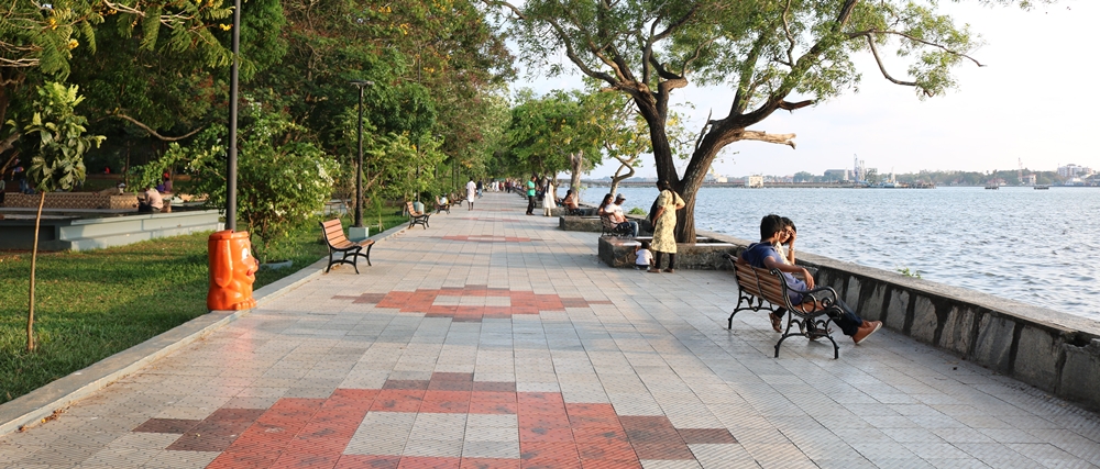 Marine drive in the morning