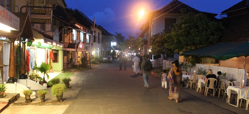 The nighttime shopping at Princess Street