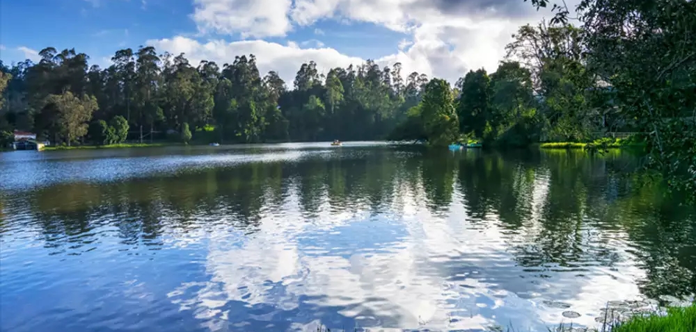 The pristine and calm lake at Kodaikanal