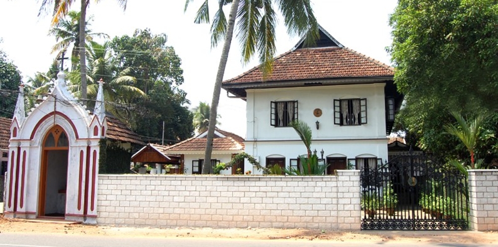 Bungalow Heritage Homestay and shrine