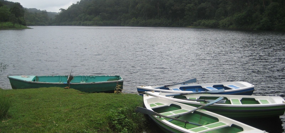 Boats at the lake in Gavi