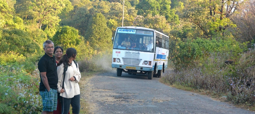 Bus on the road at Gavi