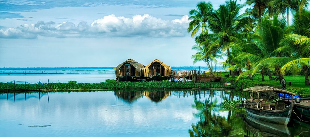 houseboats at the backwaters