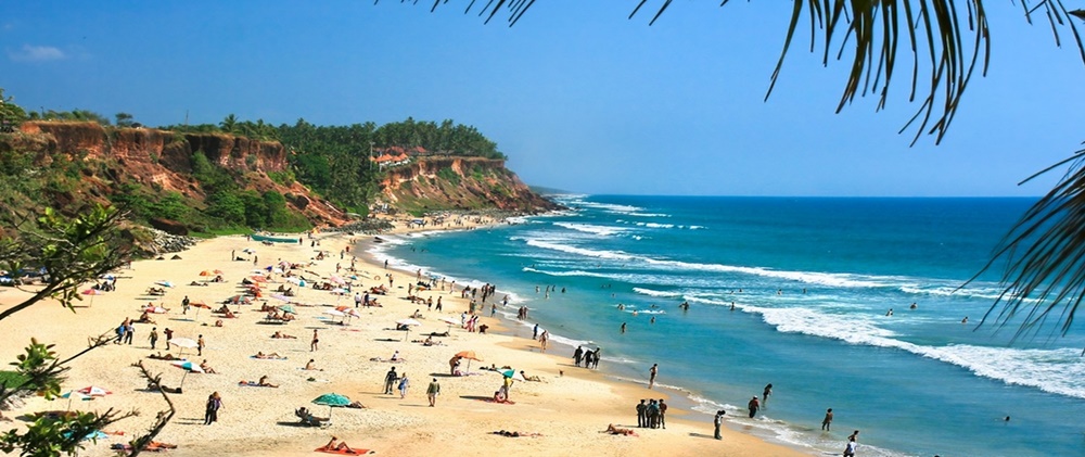 Busy beach at Varkala