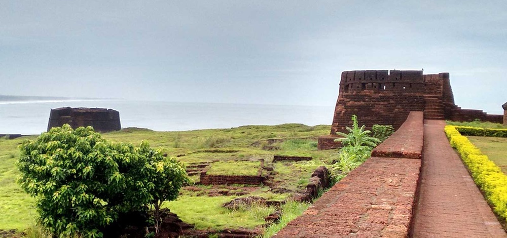 Bekal Fort and the ocean