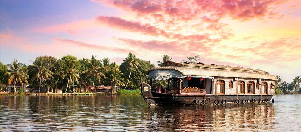 Alleppey houseboat cruise