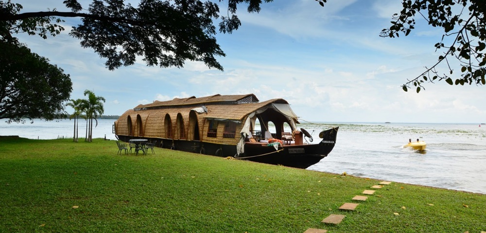 Houseboat Cruise in Backwater